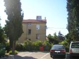 Double lits chambres dans un quartier calme de Zadar. Il est situé à 10 minutes de la plage, et la...
