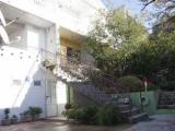 Komforni i suvremeno opremljeni apartmani u mirnom dijelu grada, vrlo blizu plaže, supermarketa i ostalih...
