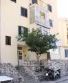 Apartman Nea je novo uređeni i kompletno opremljeni apartman s lijepim pogledom na glavnu luku. Nalazi...