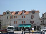Les appartements sont situés sur l'île de Ciovo dans la vieille maison en pierre du 17ème siè...