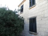 Apartmani Ana Marija i Pavlito su prostrani i udobni apartmani koji su udaljeni deset minuta pješice...