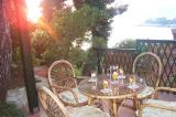 Sunset cottage - zasebna kućica ( 25 m) smještena u vrtu privatne vile, sastoji se od prostorije opremljene...