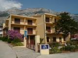 Apartmani Šarić se nalaze u Makarskoj, u mirnom dijelu grada udaljeni svega 10ak min. hoda od centra...