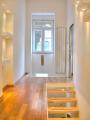 Luksuzno i novo uređen apartman (u studenom 2010.godine), 80m2, na dvije etaže u samom središtu Zagreba...