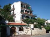 Appartements Ivan sont sur l'île de Ciovo, à seulement 5 minutes à pied de la vieille ville de...
