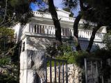 Appartements entièrement équipés et modernes dans un quartier calme de Hvar, située dans une for...