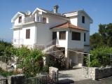 Appartement moderne et soignée dans Malinska sur l'île, situé à 5 minutes à pied de la plage...