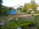 Adrian House est situé dans une partie calme de la ville Sukošan, possède un grand jardin (3000qm...