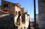 Located in the center, recently renovated, ideal for families.