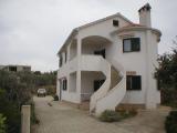 3 apartments with a sea view, distance 70m from the beach, close to the sandy, rocky and sandy beaches...
