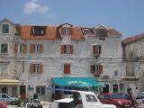Appartements Feral sont situés dans une vieille maison en pierre qui date du 17ème siècle et qui...