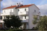 Apartmani u novom objektu,moderno i lijepo namjesteni. Apartmani sa dvije spavace sobe,velikim dnevnim...