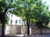 Kuća sa velikim Mediteranskim vrtom  se nalazi na jednoj od boljih lokacija, između centra Splita(...