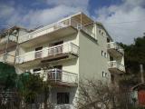 Želite li provesti svoj odmor u Makarskoj, nudimo Vam  apartmane i sobe Plavetnilo, gotovo na samoj...